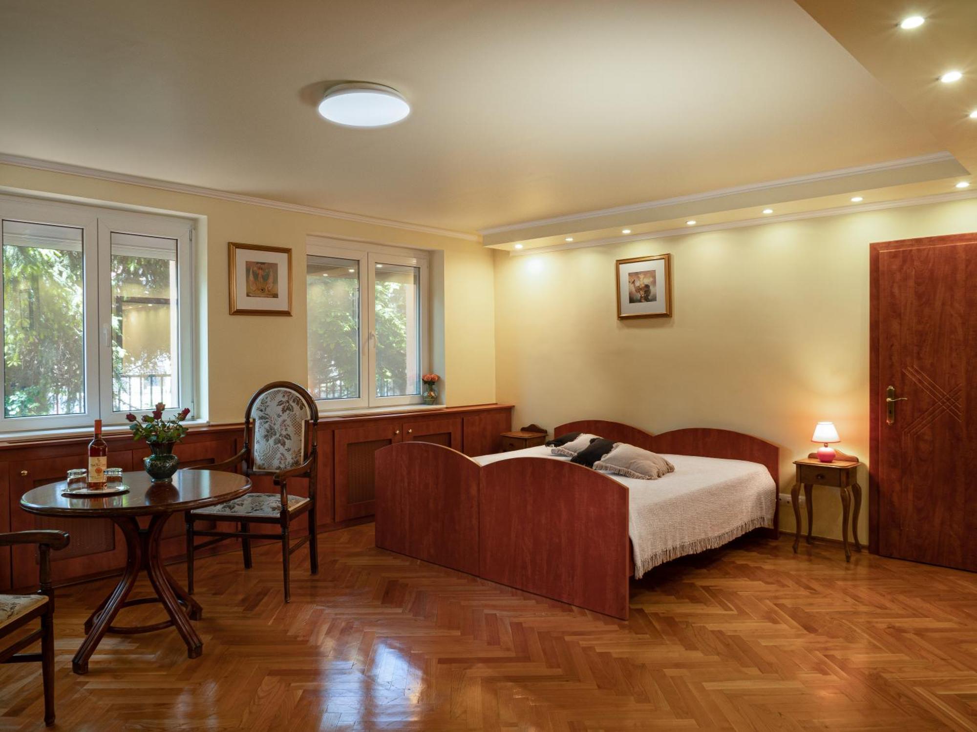 Frank Vendeghaz Hotel Veszpramvarsany Bagian luar foto