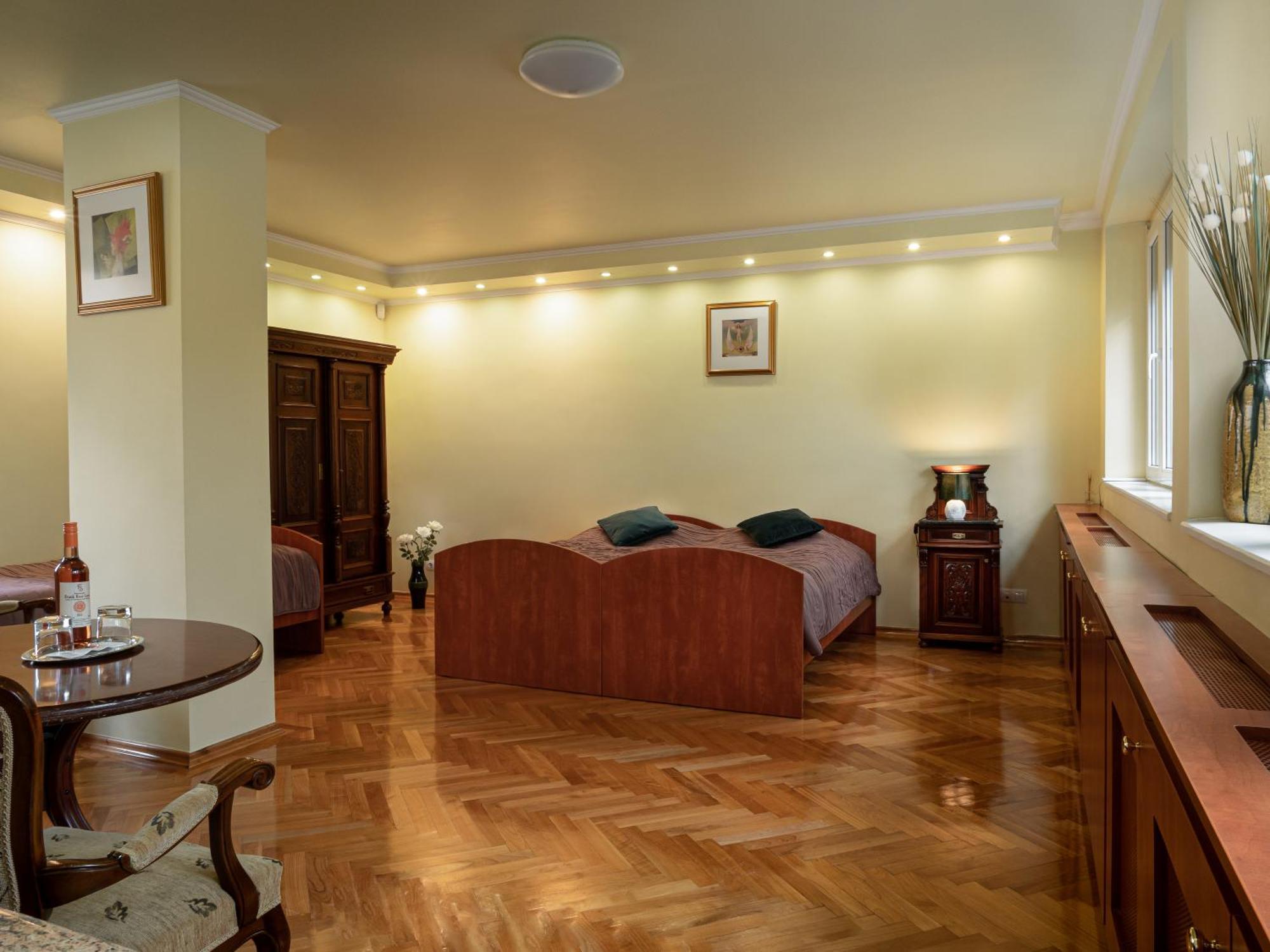 Frank Vendeghaz Hotel Veszpramvarsany Bagian luar foto